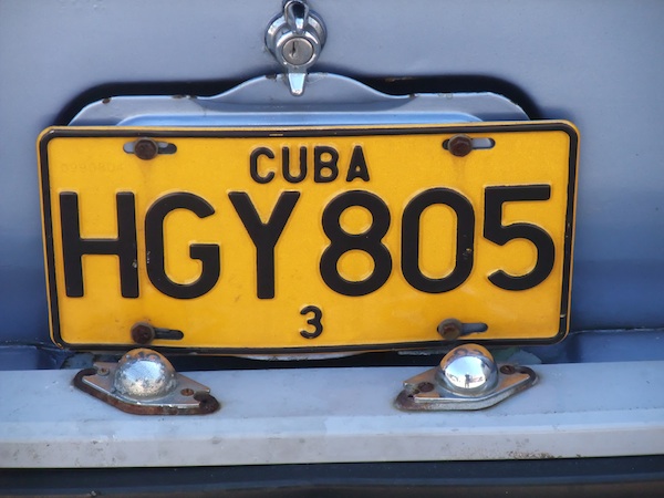 Кубинский номер. Кубинские автомобильные номера. Кубинские автомобильные таблички. Номерной знак автомобиля Куба. Куба авто номер.